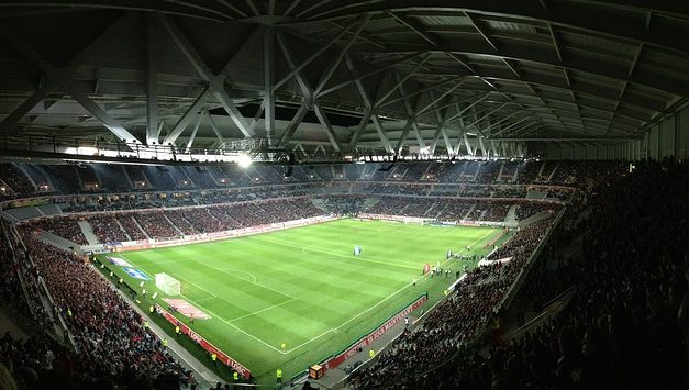Royaume-Uni – Construction du premier stade de football en bois