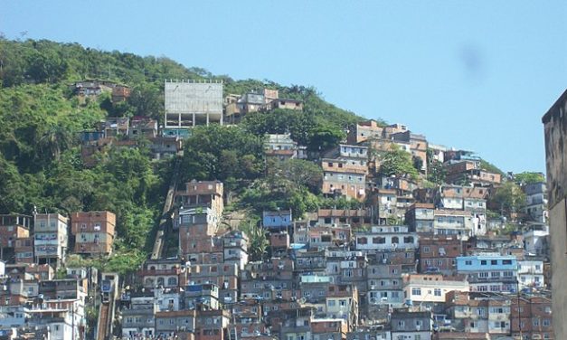 Attribution d’un prix d’architecture à une maison dans une favela brésilienne