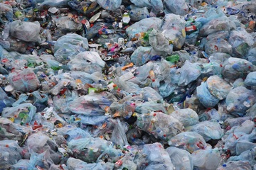 Éthiopie – Les plastiques usagés recyclés en matériaux de construction à faible CO2
